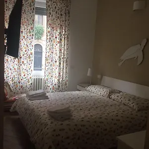  Bed and Breakfast Via Fontana Ιταλία